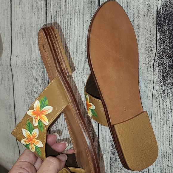 Mystique Leather Thong Sandals - Picture 5 of 5